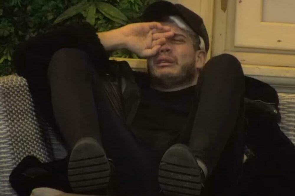 DEJAN UMIRE U BOLU I PATNJI: Saznao da se Dalila pomirila sa Filipom pa počeo da JECA na sav glas!