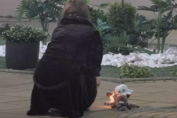 DEJAN NIJE MOGAO DA DOĐE K SEBI OD OVOG DALILINOG POTEZA: Spalila OVE STVARI na njegove oči, gušio se u suzama!