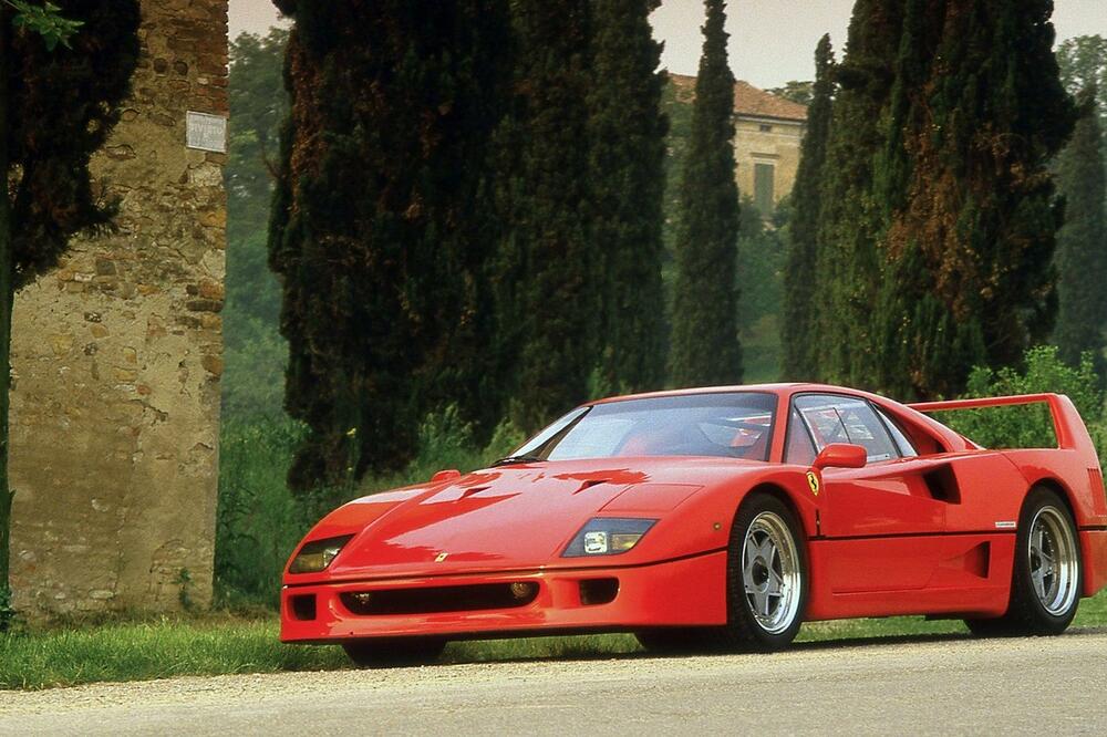 MEHANIČAR SLUPAO REDAK FERARI! Izgubio kontrolu i UNIŠTIO 2,5 MILIONA EVRA, u sekundi NESTALO! (FOTO)