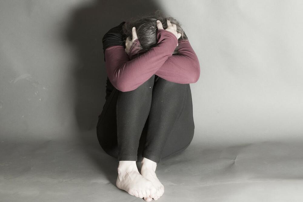 MUČILA KOMŠINICU SAT VREMENA NAKON ŠTO JE ZAKLJUČALA U KUĆU: Uhapšena žena iz Velikog Gradišta