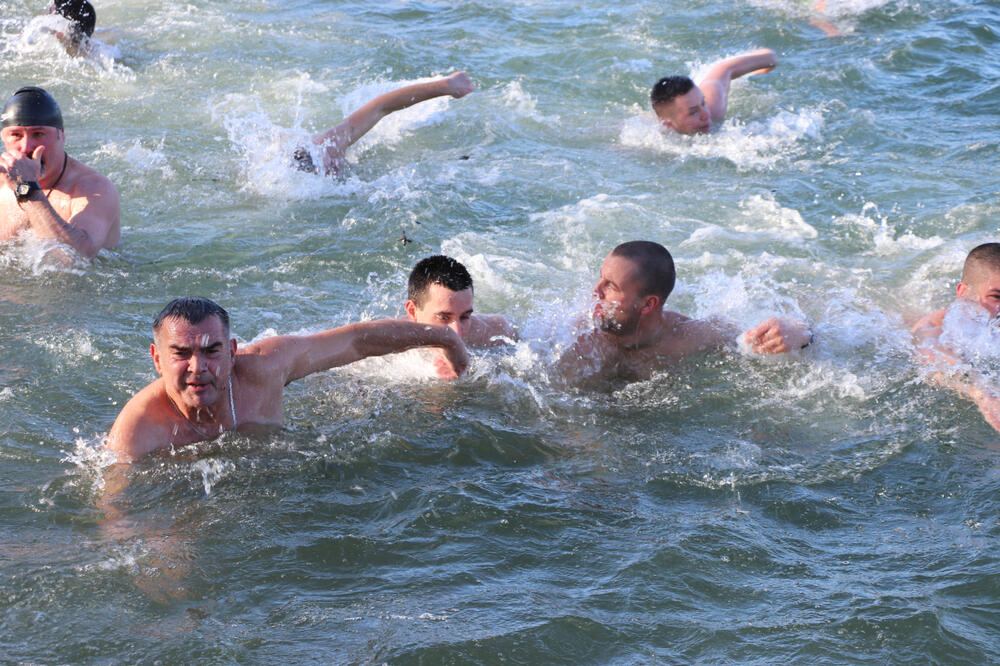 Bogojavljensko plivanje danas na više lokacija u Beogradu: Evo kad počinje litija i "takmičenje"!