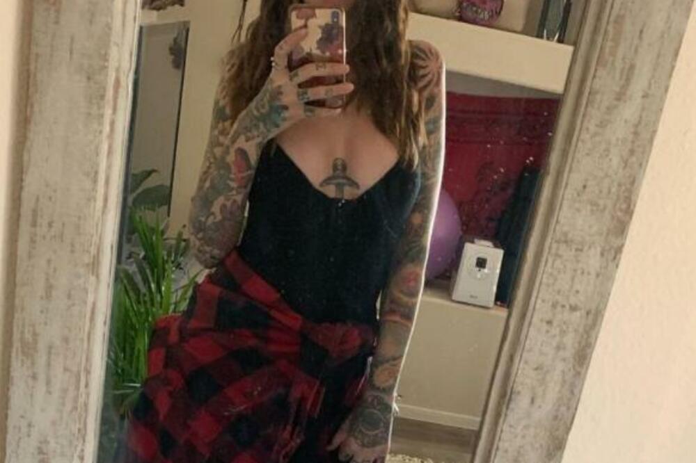 MNOGI OD VAS JE ZNAJU, ALI MALO KO BI TO PRIZNAO: Ona je ZVEZDA ZA ODRASLE koja je sve, SAMO NE OBIČNA! (FOTO)