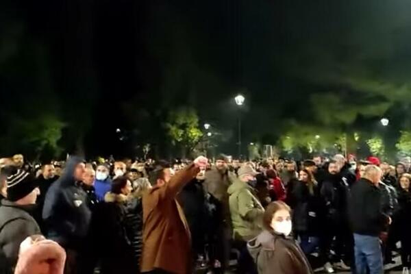 PROTESTI U CRNOJ GORI: Svašta se MOGLO ČUTI!