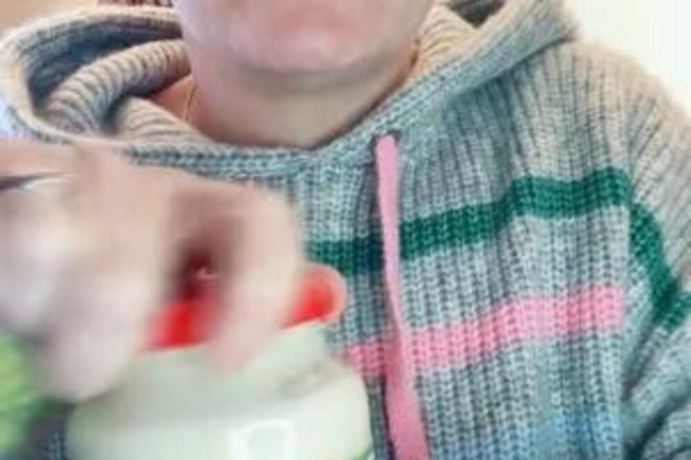 NAJLAKŠI NAČIN ZA OTVARANJE TEGLE: Potreban vam je samo 1 PREDMET koji svako ima u KUHINJI, NIKAD LAKŠE! (VIDEO)