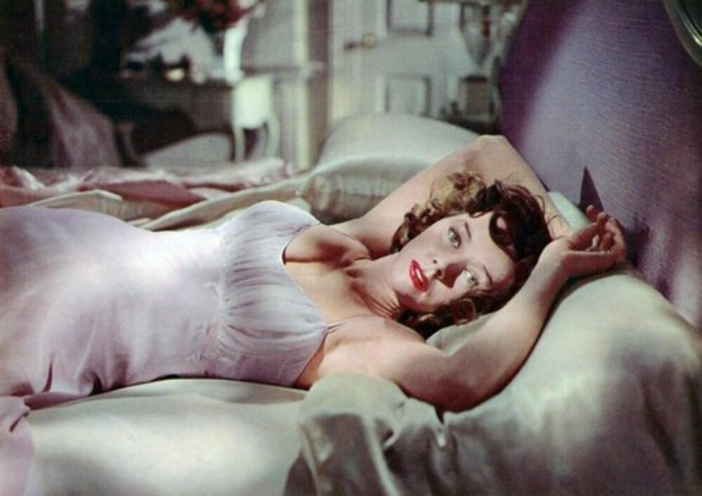 Njena sjajna karijera ostala je u senci njenog i više nego turbulentnog privatnog života i skandala koji je pratio do samog kraja