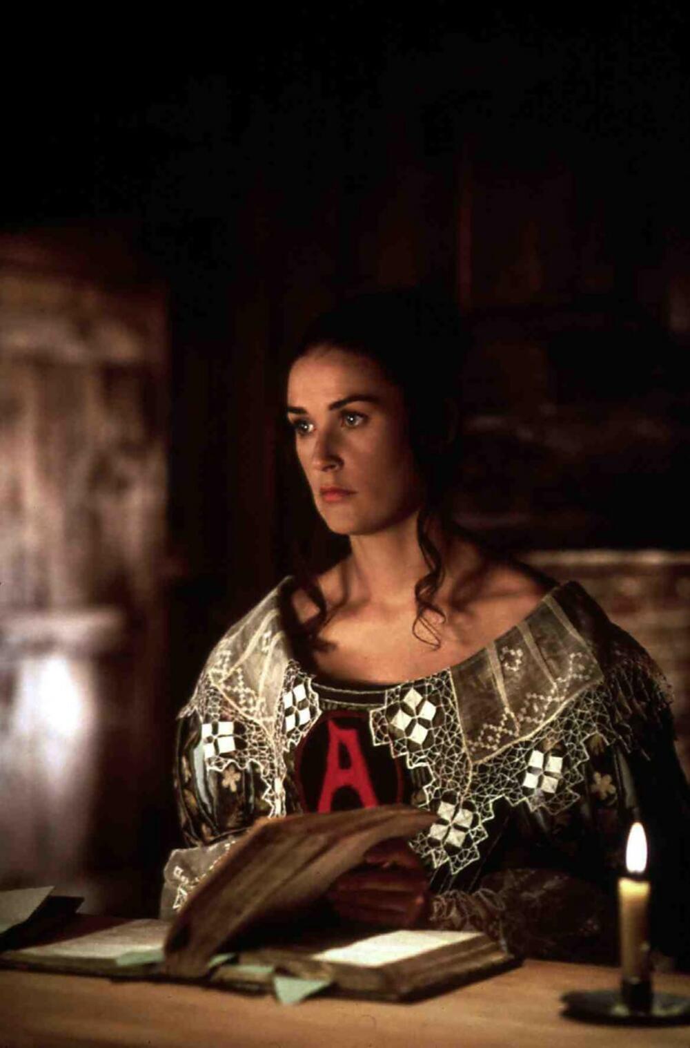 Scena iz filmske adaptacije romana ,,Skerletno slovo' iz 1995. godine