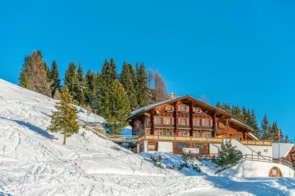 30 cm snega, a tek su prvi dani jeseni: Sve se beli, nestvarni prizori!