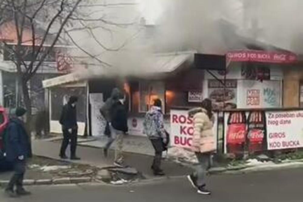 POŽAR U ZEMUNU! Zapalio se restoran brze hrane (VIDEO)