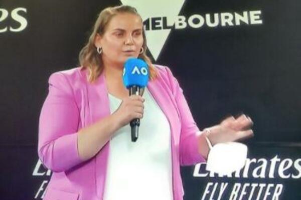 NEPREPOZNATLJIVA JELENA DOKIĆ! ŽIVOTNA DRAMA KOJA NEMA PRESTANKA! I RAZVOD JE OSTAVIO POSLEDICE! (FOTO/VIDEO)