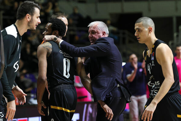 GOSPODIN OBRADOVIĆ JASNO REKAO - ŠTA SE TO DEŠAVA?