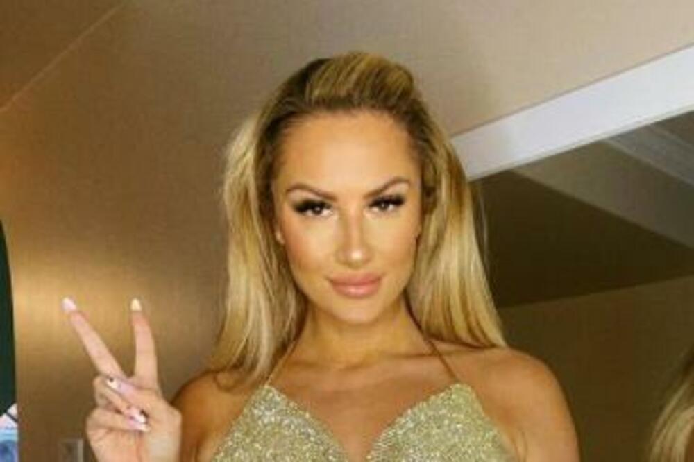 POZNATA PO VRELIM I GOLIM FOTKAMA, A SADA ŽELI TELOHRANITELJA JER JE "PREVIŠE ZGODNA": U teretani je HAOS zbog nje!