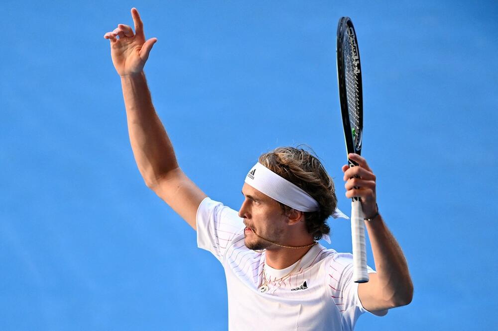 SAŠA GAZI DALJE, LAGANO DO OSMINE FINALA: Zverev neumoljiv protiv Moldavca, sledi okršaj sa Šapovalovim!