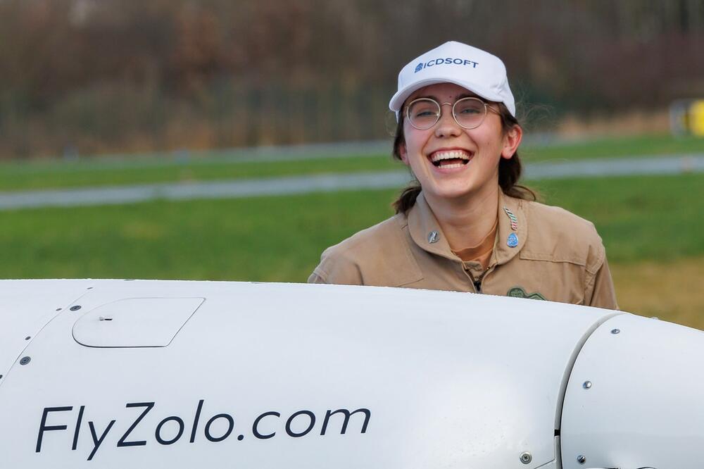 NAJMLAĐA REKORDERKA! Zara (19) preletela ČITAV SVET! (FOTO)