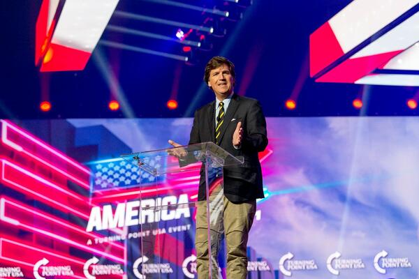 "MI VODIMO RAT, A DRUGI GINU" Doskorašnji član Trampovog MAGA pokreta opljuvao po Americi: "DIPLOMATIJA SAD JE LAŽ"