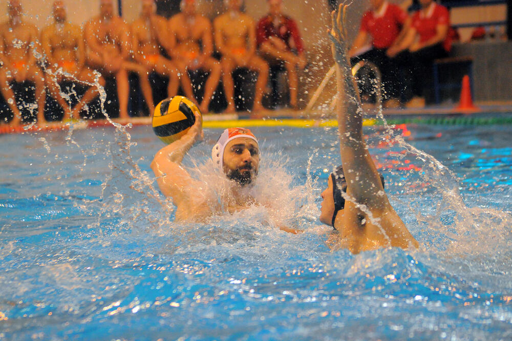 UZBUDLJIVA UTAKMICA U BUDVI: Radnički još jednom bolji od Novog Beograda (FOTO)