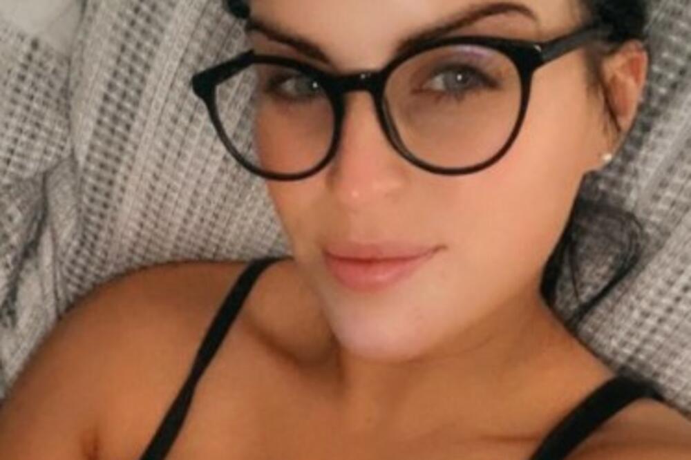 MAJKA SE RAZVELA, PA POTRAŽILA AVANTURU NA INTERNETU: Ubrzo joj je SVE PRESELO!