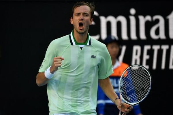 MEDVEDEV BEZ GREŠKE U DRUGU NEDELJU OZI OPENA: Holanđanin je bio lak zalogaj!