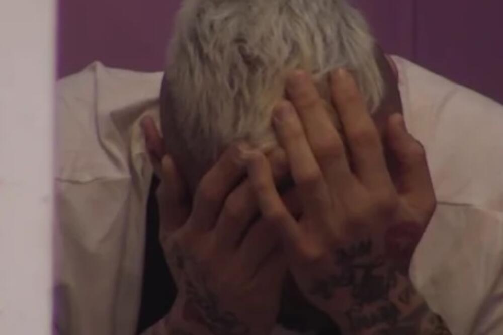 ŠA SUZE RONI ZBOG JEDNE ŽENE! Reper se žestoko POTRESAO zbog odbijanja, pa zajecao kao MALA BEBA! (VIDEO)