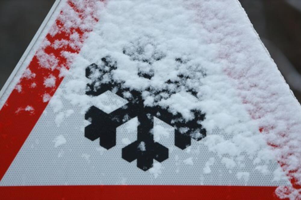 Sneg, Zima, Saobraćaj, Znak za sneg, Zimski uslovi, Vožnja po snegu