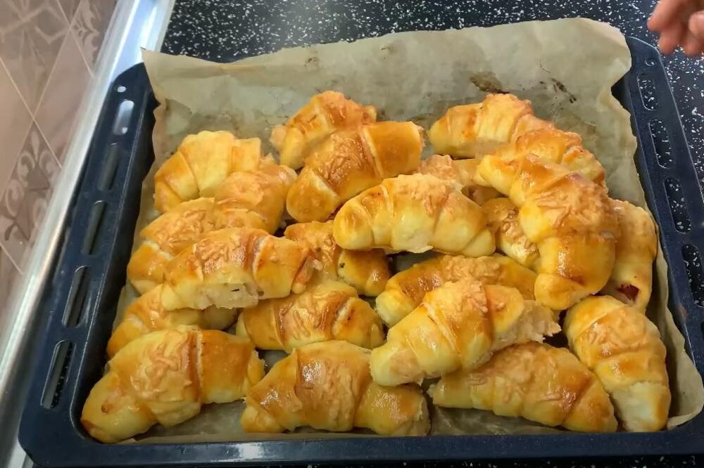 PROFESIONALNI PEKARI OTKRILI TRIK ZA MEKANO TESTO: Dodajte samo ova 2 SASTOJKA u BRAŠNO