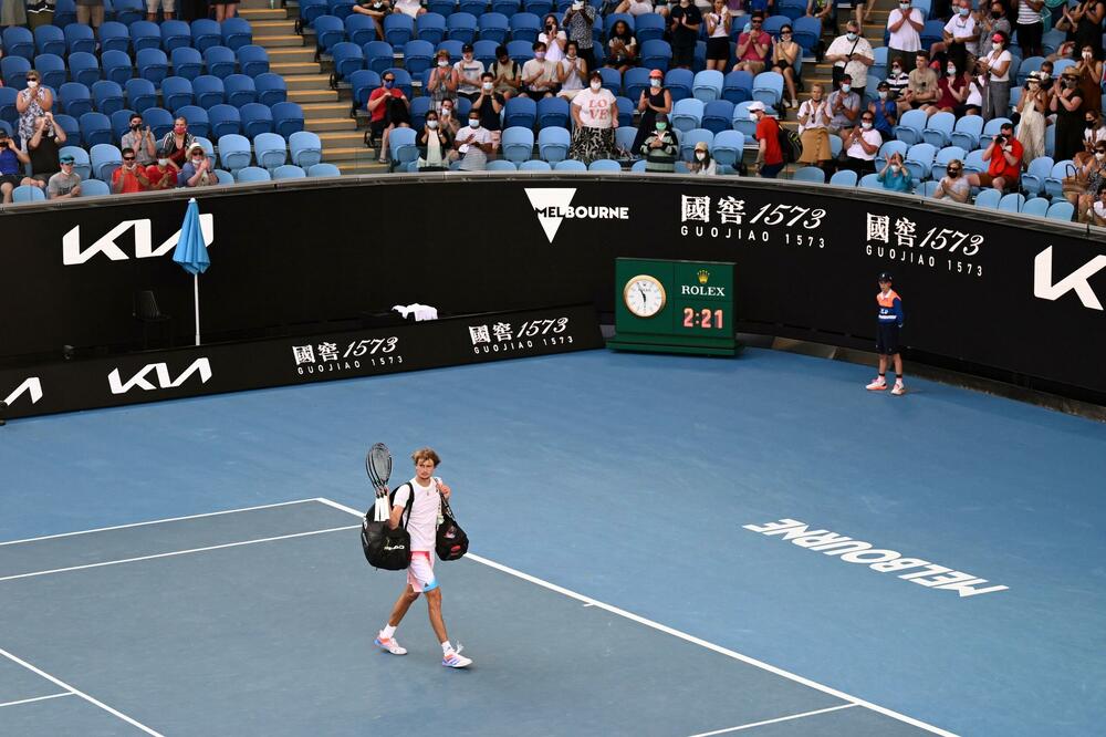 BEKER ANALIZIRAO PORAZ ZVEREVA OD ŠAPOVALOVA: Ono što je rekao Boris se Saši uopšte neće dopasti!