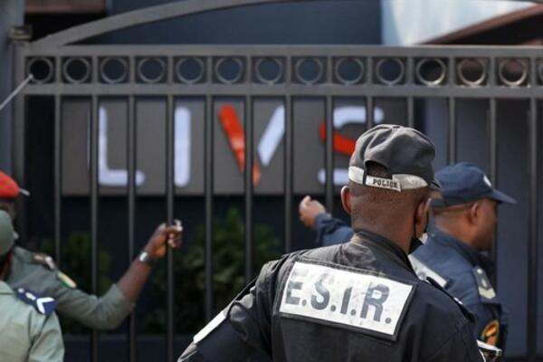 POŽAR U NOĆNOM KLUBU U KAMERUNU ODNEO 16 ŽIVOTA: Prisutni mislili da je reč o VATROMETU!