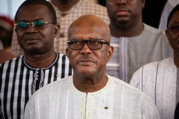 POBUNJENICI UHAPSILI PREDSEDNIKA BURKINE FASO! Opšti haos u zemlji, pucnjava na sve strane