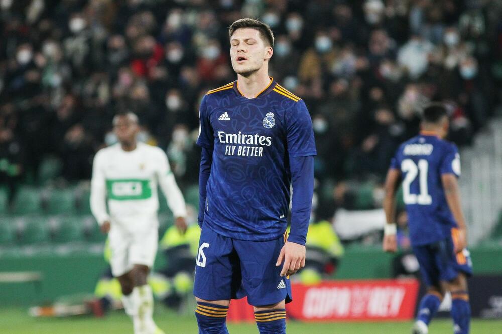 "JOVIĆ JE KATASTROFA, JE*ENO NAJBESKORISNIJI NAPADAČ NA SVETU, PRODAJTE GA!" - Nikad žešće uvrede na račun Srbina!