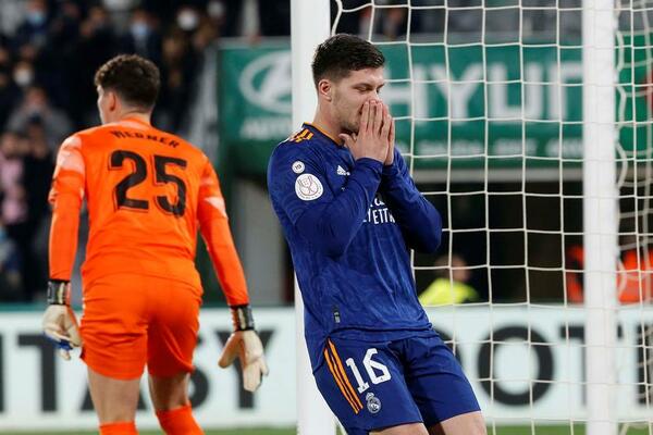 OGLASIO SE LUKA JOVIĆ! Njegova poruka tera suze na oči! (FOTO)