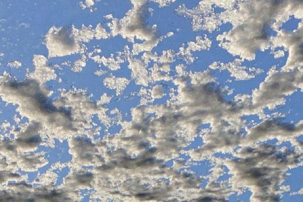 HTELA DA USLIKA PRELEPE OBLAKE, PA SE IZBLAMIRALA ZA SVE PARE: Pratioci joj crkavaju od smeha (FOTO)