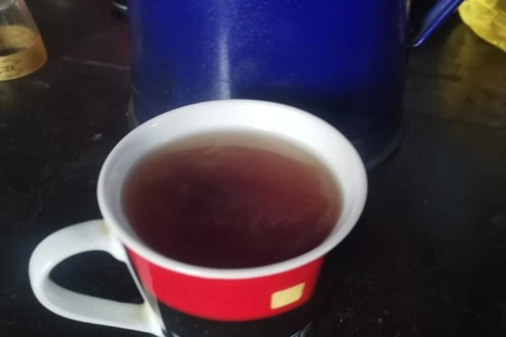 AKO MISLITE DA SU VOĆNI ČAJEVI ZDRAVI GRDNO SE VARATE: Evo GOLE ISTINE o njihovom uticaju na vaše ZDRAVLJE