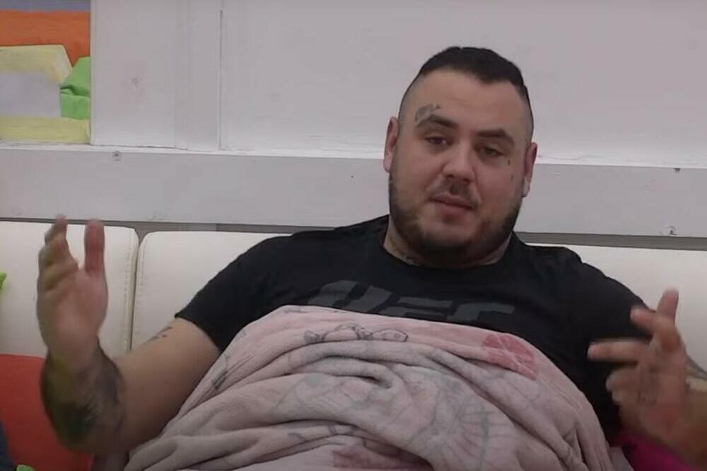 JADNO DA JADNIJE NE MOŽE BITI! CAR PROSTAČKI IZVREĐAO DALILU: Ove uvrede su DNO DNA! (VIDEO)