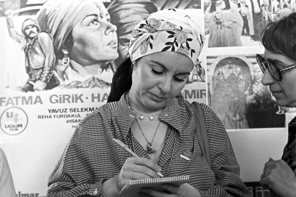 UMRLA POZNATA GLUMICA, TUGA!