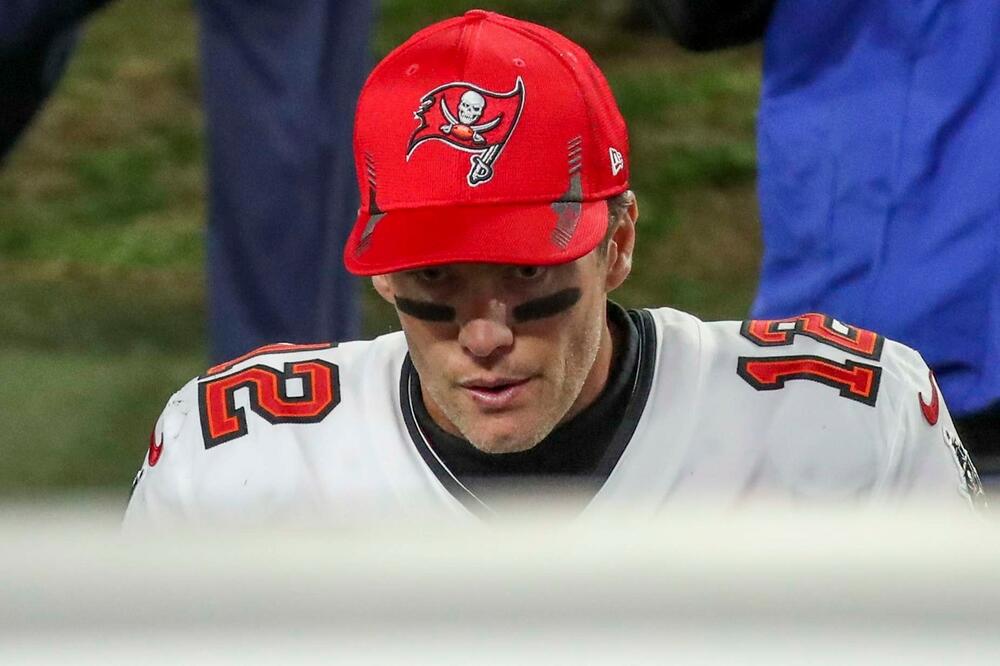 TOM BREJDI OSTAO BEZ PRSTA! Bizaran snimak ŠOKIRAO javnost! (VIDEO)