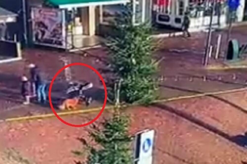 KOLICA SA BEBOM SE OTKOTRLJALA I PALA U LEDENO JEZERO! Kamere zabeležile trenutak UŽASA, usledila DRAMA (VIDEO)