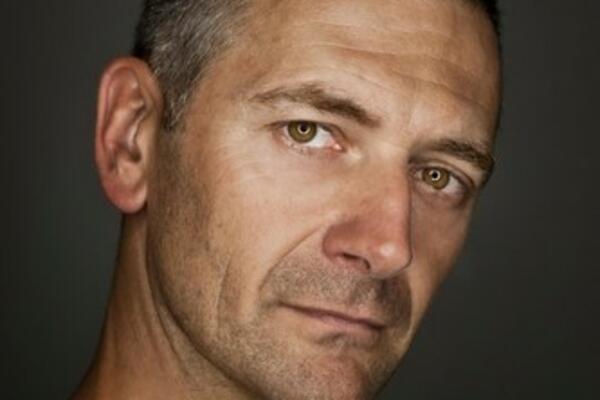 Kako da prepoznate manipulatora za 2 sekunde? Otkrivaju ga tri poteza u ponašanju - upozoravaju stručnjaci za veze