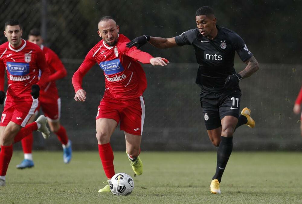 FK Partizan, FK Tikveš, Pripreme Partizana