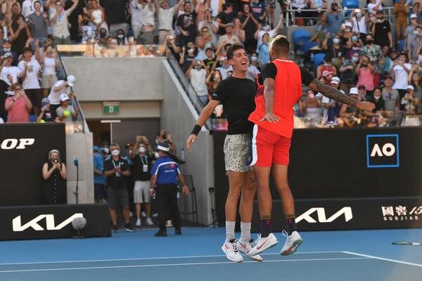 OPET DVOSTRUKI STANDARDI U MELBURNU: Đokovićevi navijači NE VERUJU da je ovo prošlo nekažnjeno! (VIDEO)