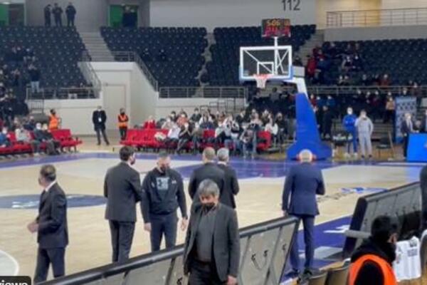 OVO JE LEK ZA PORAZ! PUNA HALA TURAKA SE POKLONILA ŽELJKU OBRADOVIĆU! (VIDEO)