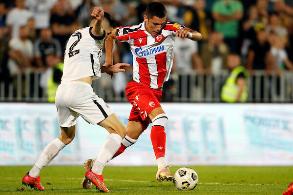 POJAVILA SE FOTOGRAFIJA: Lazetić pozirao u dresu slavnog italijanskog kluba (FOTO)