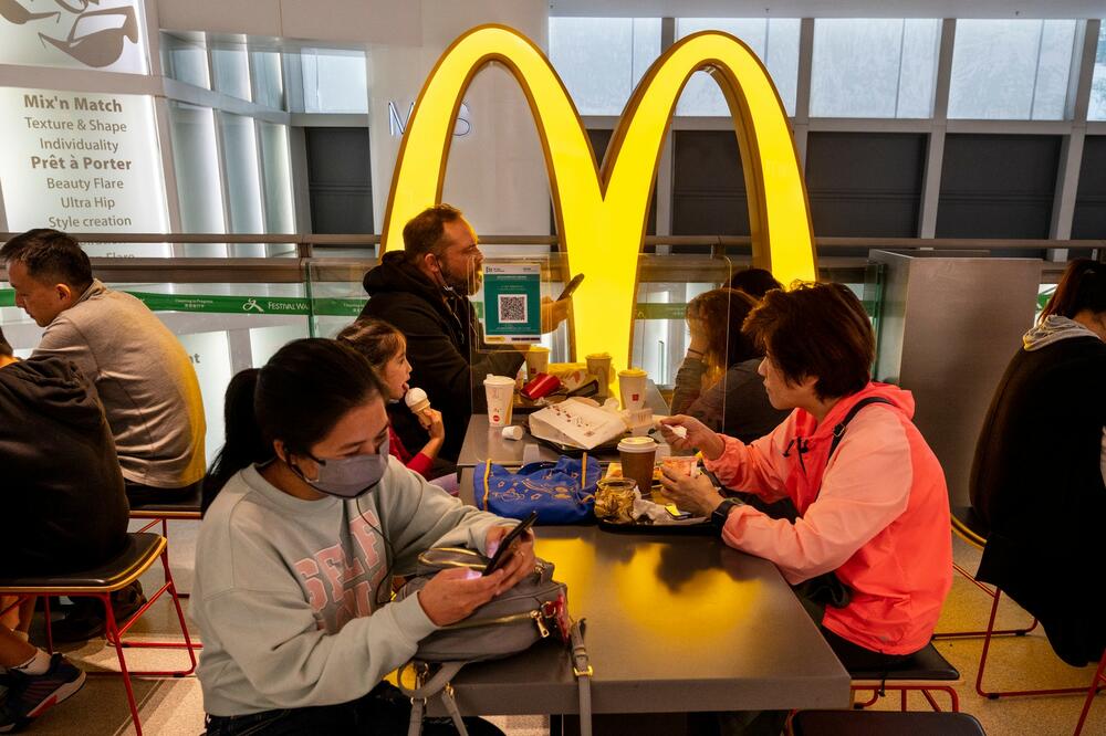 Jeli hamburgere, pa se otrovali: Amerika na nogama zbog hrane u Mekdonaldsu, oglasili se iz kompanije
