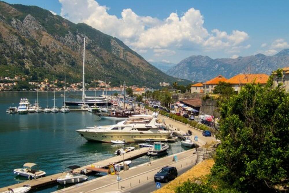 "PROŠETAJTE KOTOROM, UPIJAJTE ZRAKE SUNCA NA BUDVANSKIM PLAŽAMA": Komšije nominovane za dodelu ove NAGRADE!