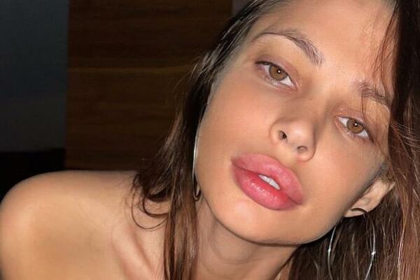 ŠAVIJA DOŠLA GOLIŠAVA U EMISIJU, PROVIDNI BRUS IZAZVAO HAOS U STUDIJU: Kamera je uhvatila u NEZGODNOM TRENUTKU!