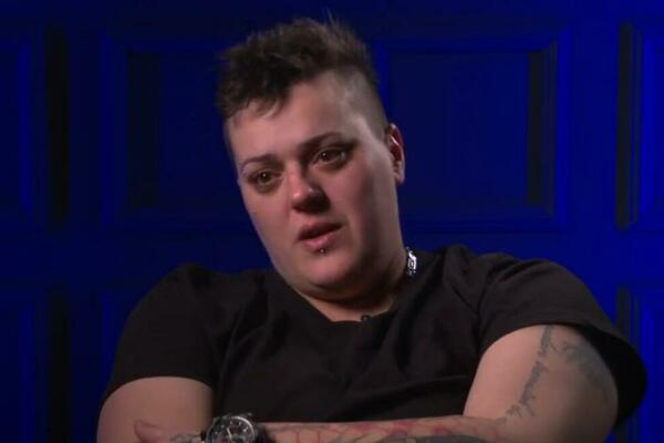 BAR ANKETA ZA PUBLIKU! Sa koliko devojaka se Sanja poljubila u Baru? Glasanje kreće SAD!