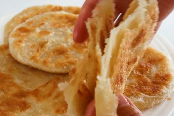 OVE MEKANE LEPINJE SE PRAVE BEZ BRAŠNA, A IMAJU PUN UKUS: Umutite testo od 3 sastojka i ispecite! (VIDEO)