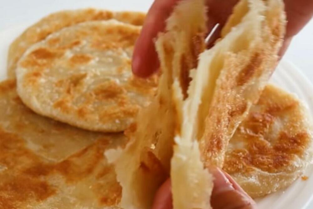 OVE MEKANE LEPINJE SE PRAVE BEZ BRAŠNA, A IMAJU PUN UKUS: Umutite testo od 3 sastojka i ispecite! (VIDEO)