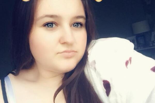 DOBILA JE IME PO POZNATOJ ROBNOJ KUĆI i to iz BIZARNOG RAZLOGA: Ismevali su je SVI REDOM, nije mogla DA IZDRŽI!