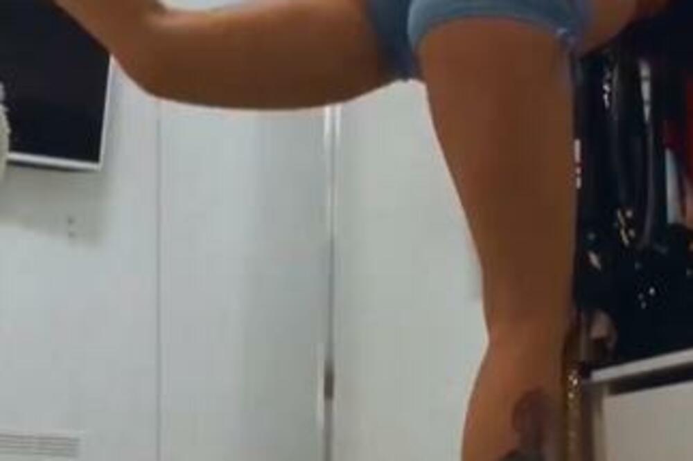 ZARAŽENA KORONOM NAPRAVILA VRELI SNIMAK: Perčićku NI VIRUS ne sprečava DA DIŽE PRITISAK SVIMA REDOM! (FOTO) (VIDEO)