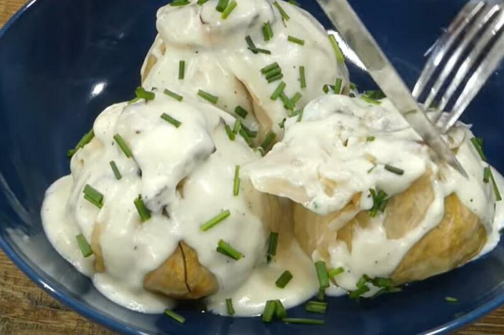 OVAKO RUSI SPREMAJU KISELI KUPUS: 1 VRSTU MESA stavljaju u NJEGA, a prelivaju ga NAJPOZNATIJIM SOSOM (RECEPT)