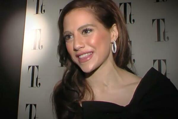 PROŠLA JE DECENIJA A NJENA SMRT I DALJE JE MISTERIJA: Umirala je u BOLOVIMA, jedan poziv mogao je da promeni sve!